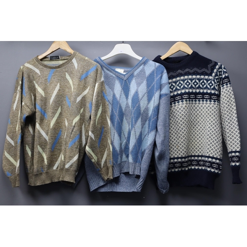 598 - A Large Selection of Men's Knitwear, In Various Sizes