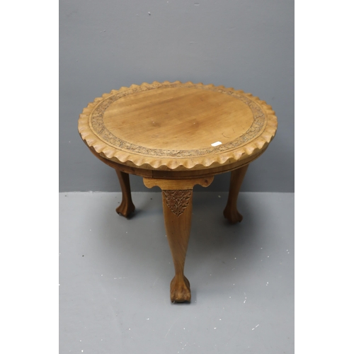 618 - Solid Wooden Round Coffee Table with Carved Detail and Detailed Queen Anne Legs (20