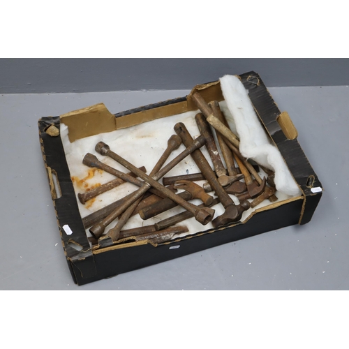 517 - Mixed Box to include 7 Hammers, 9 Metal Chisels and Two Wheel Nut Spiders