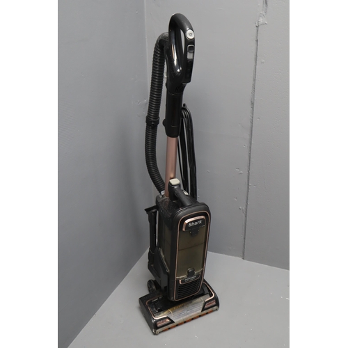 652 - Shark Upright Vacuum Cleaner, Model AZ950UKT 40, Working When Tested