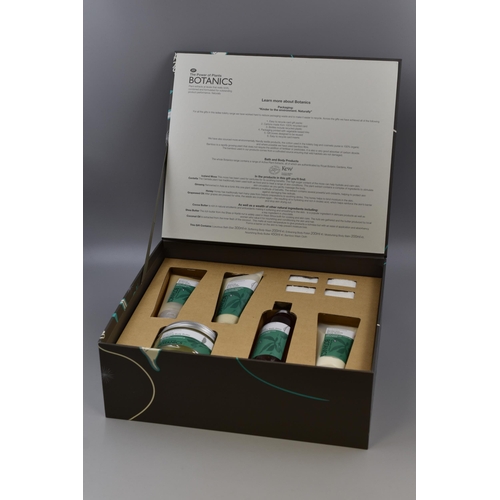 522 - Botanics Box of Treats Pamper Gift Set