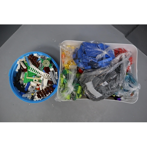 527 - Large Mixed Lot of Lego Pieces