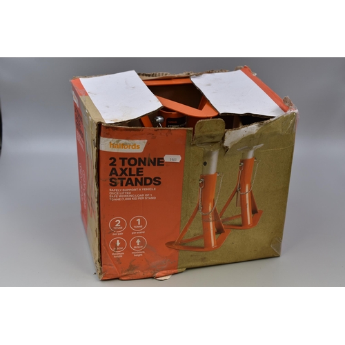 696 - Halfords 2 Tonne Axle Stands