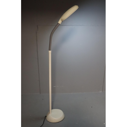 560 - Everyday Made Easier Craft Lamp (Working) 46