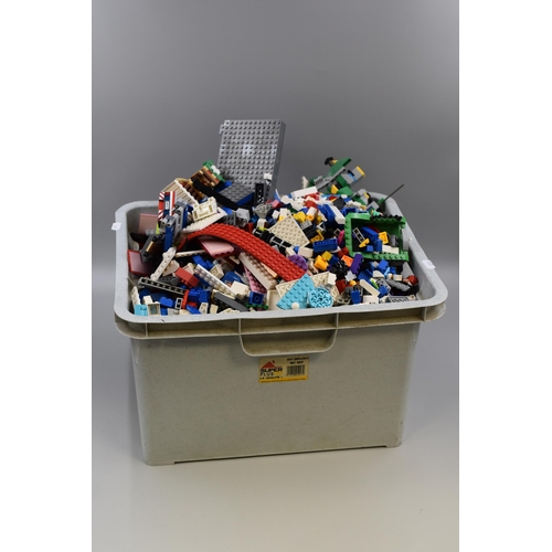 825 - Selection of Mixed Lego/Other Similar Toys Approx 7.3Kg