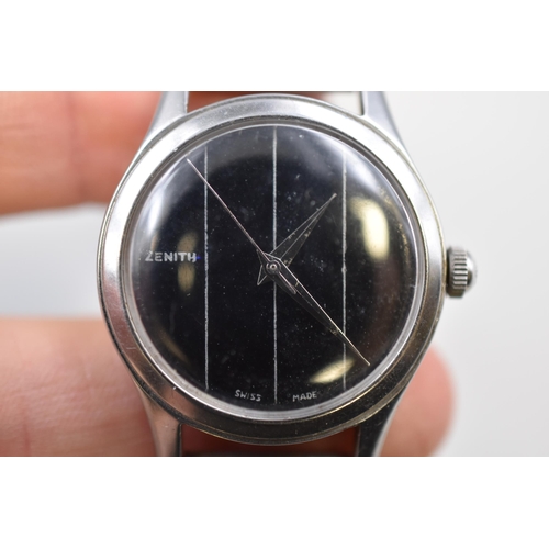 30 - Zenith Mechanical Gents Watch with Elasticated Strap (Working)