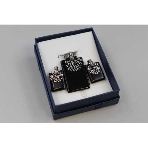 71 - Black Onyx Gemstone Silver 925 Pendant Necklace and Earring Set. Complete in Gift Box