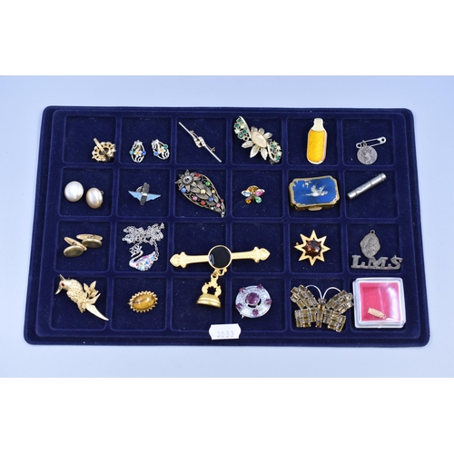 86 - Mixed Tray of Vintage Brooches, Necklaces, Pocket knife, Earrings and more .