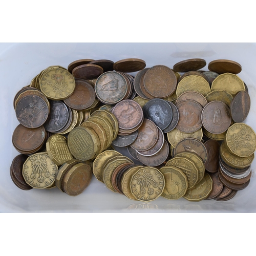 187 - Selection of Farthing's and Brass Three Pence Coins (Approx 50 of each)