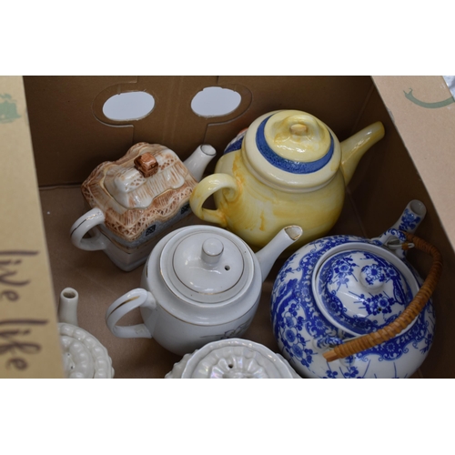 698 - Mixed Lot of Mainly Collectable Teapots