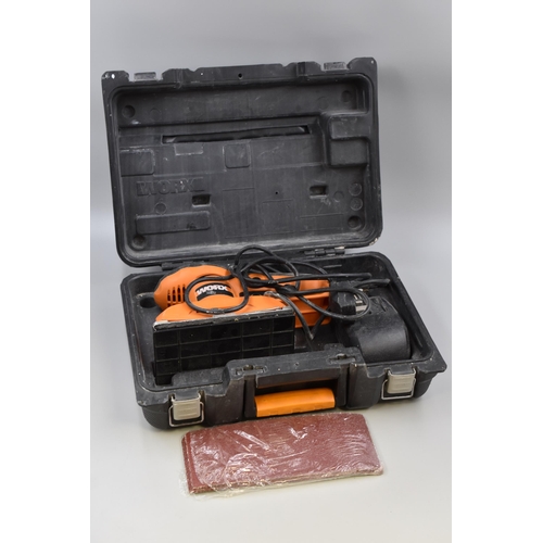 752 - Worx Orbital Electric Sander with Case and Sheets (Working)