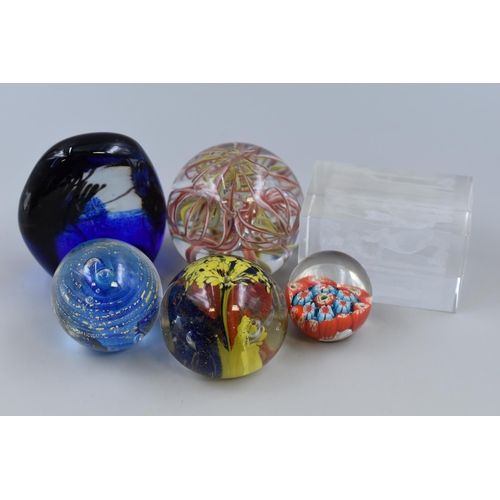 815 - A Selection of Six Paperweights To Include Glasform, The Snowman and Others