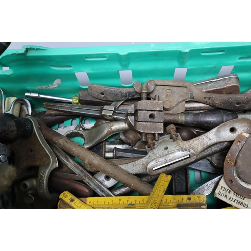 867 - Large Selection of Vintage Woodworking and Engineering Tools