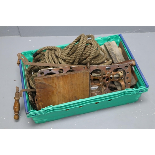 867 - Large Selection of Vintage Woodworking and Engineering Tools