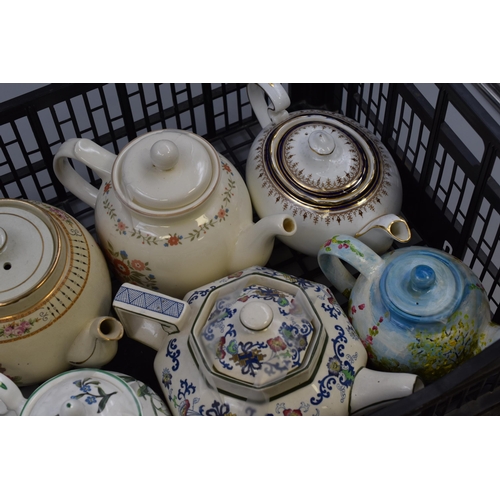 870 - Mixed Lot of Fine Quality Vintage Teapots to include Sadler, Doulton Burslem, Aynsley, and more