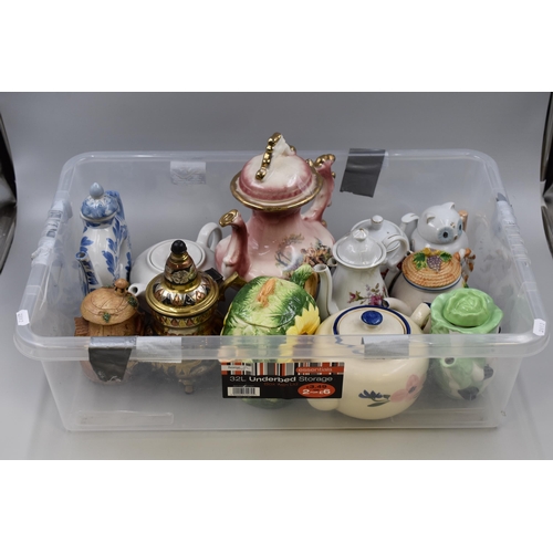 873 - Quality Mixed Lot of collectable Ceramic Teapots