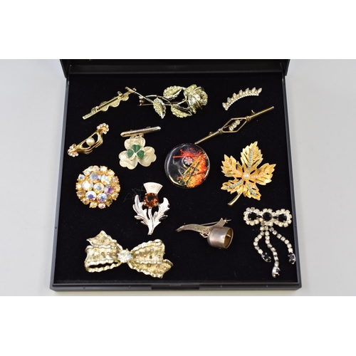 63 - Selection of Brooches including Thistle, Floral and More