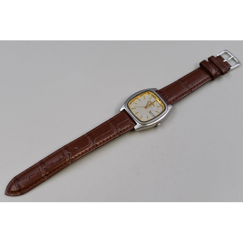 66 - Seiko 5 21 Jewels Gents Automatic Day / Date Watch with Leather Strap (Working)