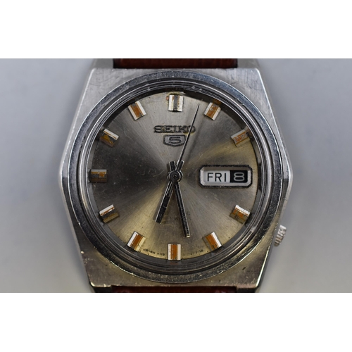 88 - Seiko 5 (61198190) Day / Date Gents Watch (Requires Attention)