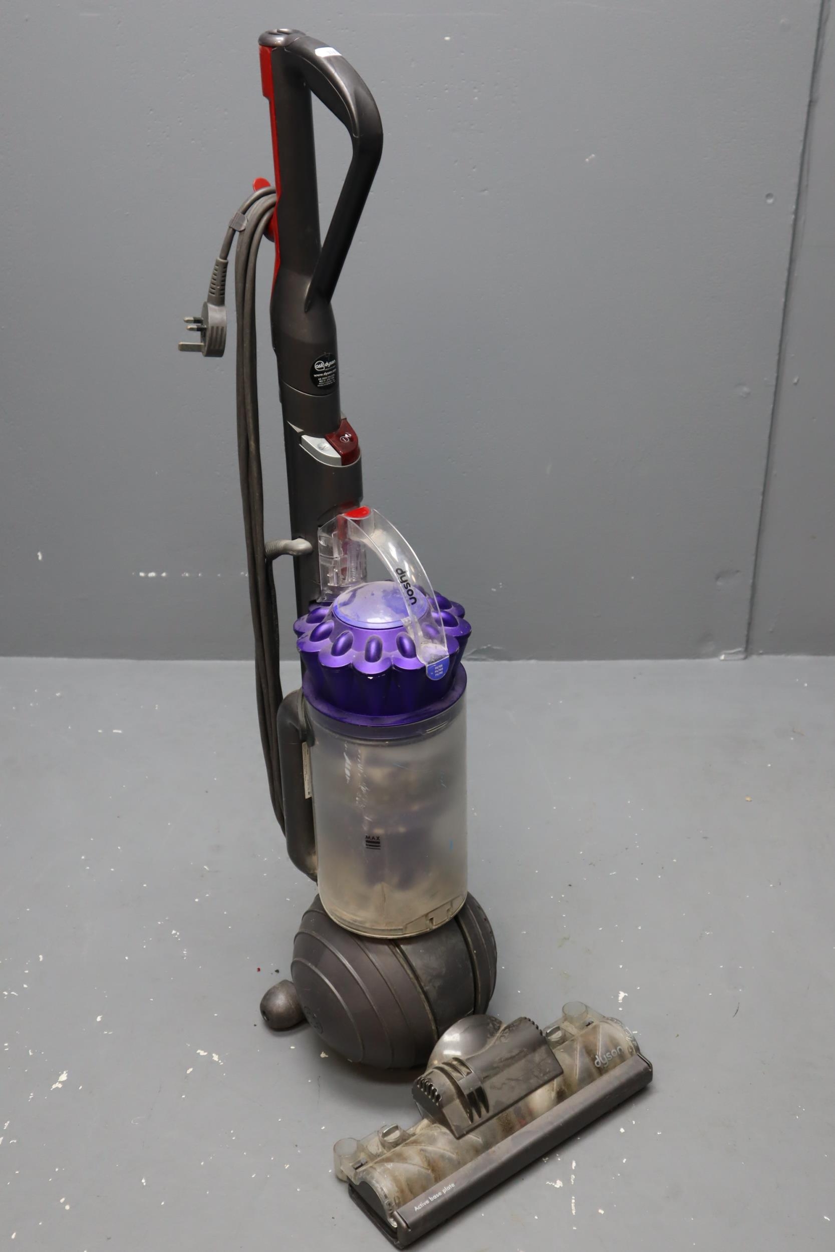 Dyson Light Ball MultiFloor Vacuum Cleaner (Powers On When Tested)