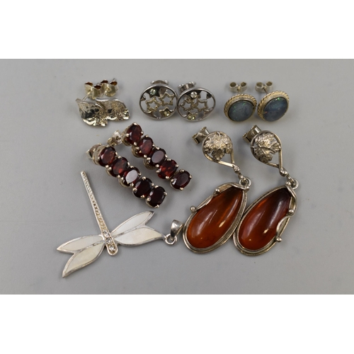 62 - Selection of Jewellery to include Silver 925 Dragonfly Pendant and Five Pairs of Unmarked Silver Ear... 