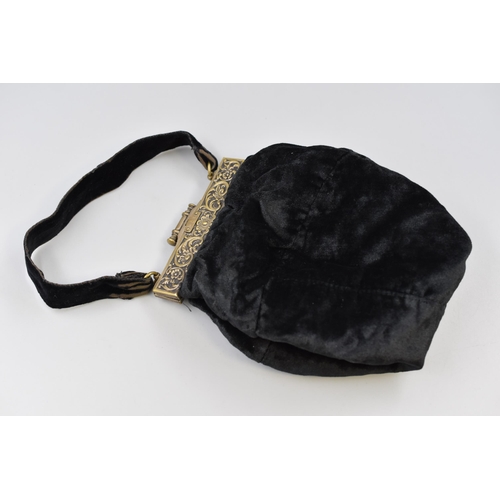 207 - Art Deco 1920s Velvet Pouch Evening Bag with Strap