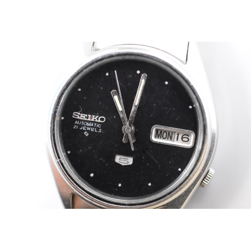 163 - Seiko 5 21 Jewels Day / Date Automatic Gents Watch (Working)