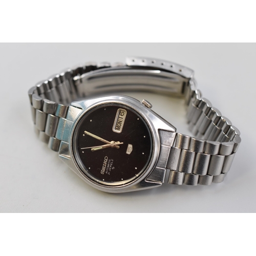 163 - Seiko 5 21 Jewels Day / Date Automatic Gents Watch (Working)