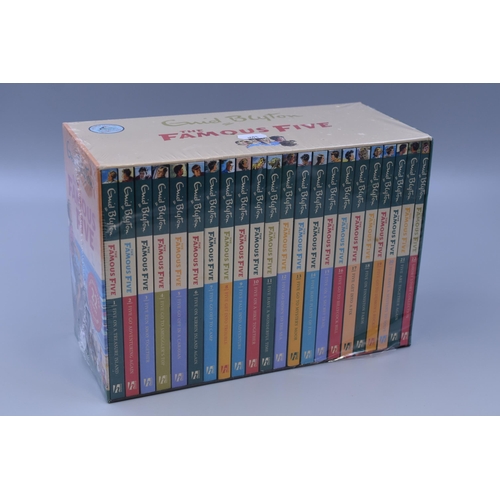 429 - A Complete Set of 22 Enid Blyton 'The Famous Five' Novels