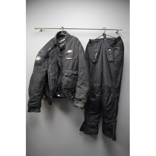 690 - A Buffalo Motorcycle Jacket and Trouser Set (XXL)