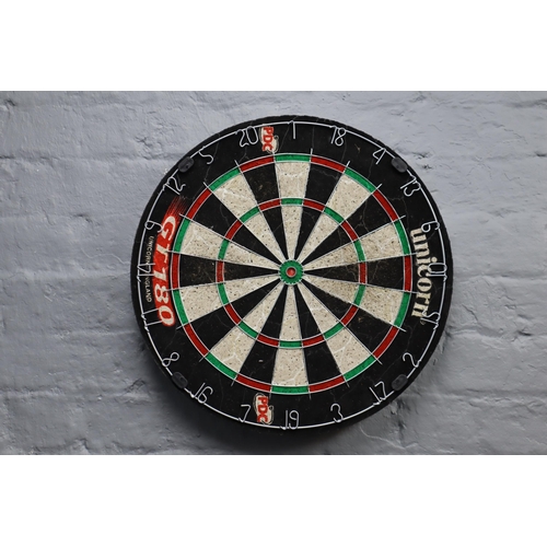 750 - Boxed Used Unicorn PDC GT180 Dartboard