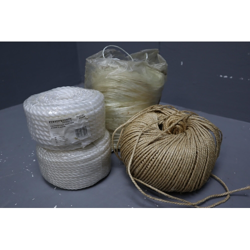 751 - Selection of rope. 1x 10mm x 20m polypropylene. 1x 6mm approx 30/40m polypropylene. large quantity o... 