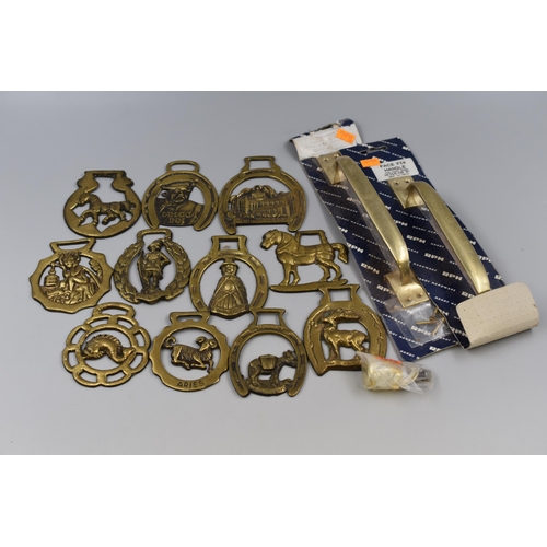 729 - Mixed Lot of Horse Brasses Brass Door Handles and other