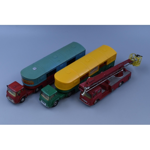 490 - Corgi: Three Playworn Corgi HGV Vehicles To Include Articulated 'Chipperfields Circus' Horse Box &am... 