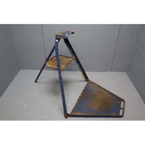 609 - Record Portable Vice Stand (Approx. 41