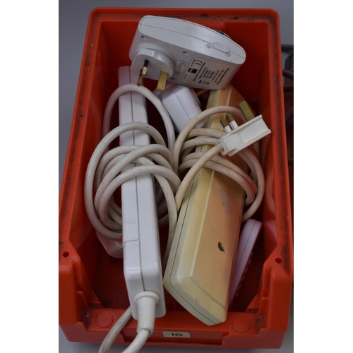 654 - Mixed Selection Including Extension Cables and Plug Adaptors