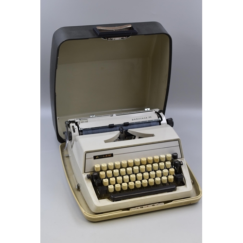 734 - Vintage Adler Gabriele 25 Typewriter in Case