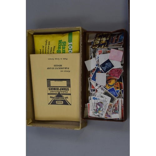 471 - Stamp Collection to include a Large Selection of Worldwide Vintage Stamps (including 2 Books)