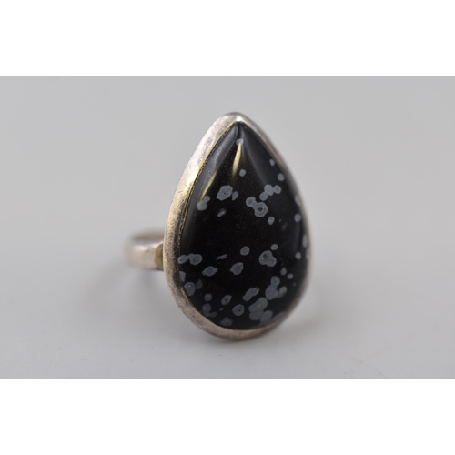 86 - Silver 925 Onyx Stoned Ring Complete with Presentation Box