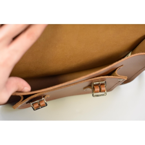 539 - As New Zatchels Old School Style Saddle Bag