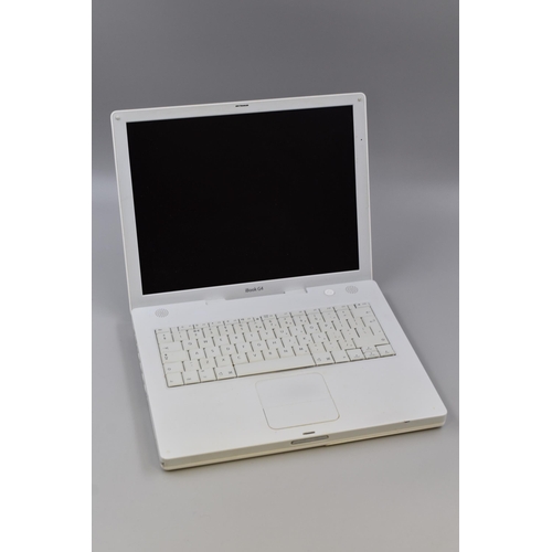 587 - Apple iBook G4 Untested House Clearance item . No Power Supply.