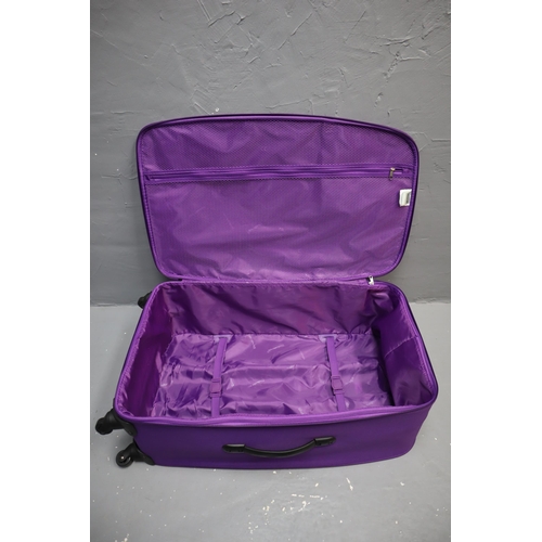 786 - Good Quality Globaltreck Pull Along Suitcase on Castors with Extending Handle