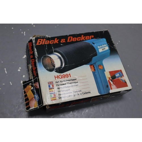 687 - Two items to include Black and Decker Paint Stripper in Box (Powers on) plus a Black and Decker Hedg... 