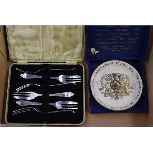 773 - Selection of Vintage Silver Plated Cutlery, Carleton Ware, Cake Fork Set and a Crown Ducal Dish