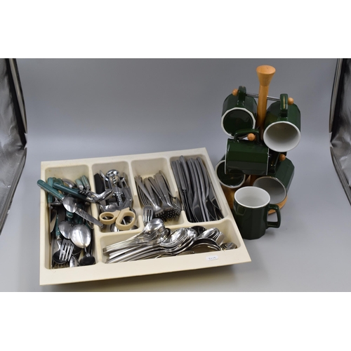 828 - Large quantity of quality cutlery (Guy Degrenne France and Viners) & pine mug tree with x7 green... 