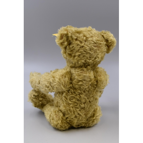 208 - Steiff Classic Teddy Bear with Jointed Lims and Working Growler (000737). A Steiff Re-Make of The Or... 