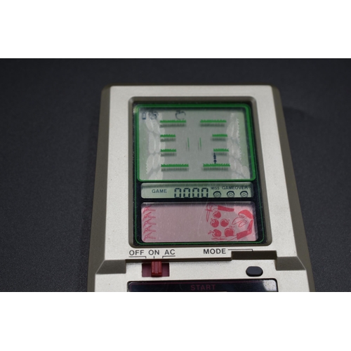 183 - LCD Electronic Set, Cheerful Dwarfs, Pop Game, Mg 332A, Matsushima Kogyo in good condition. The box ... 