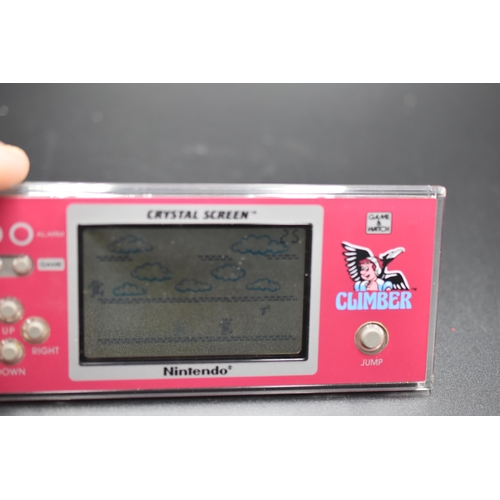 184 - Climber Crystal Screen Nintendo Game & Watch (DR-802) - in very good condition Boxed with manual... 