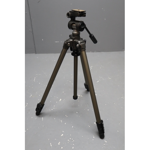 542 - Velbon shurper PH-157Q camera tripod in bag in good condition