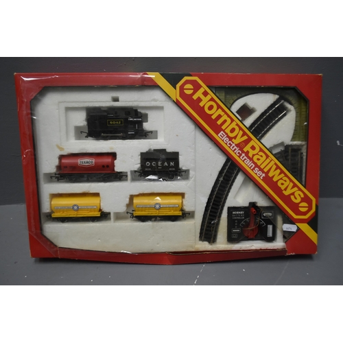 752 - Hornby Train Set Together with Extra Carriages and Repair Kit Box